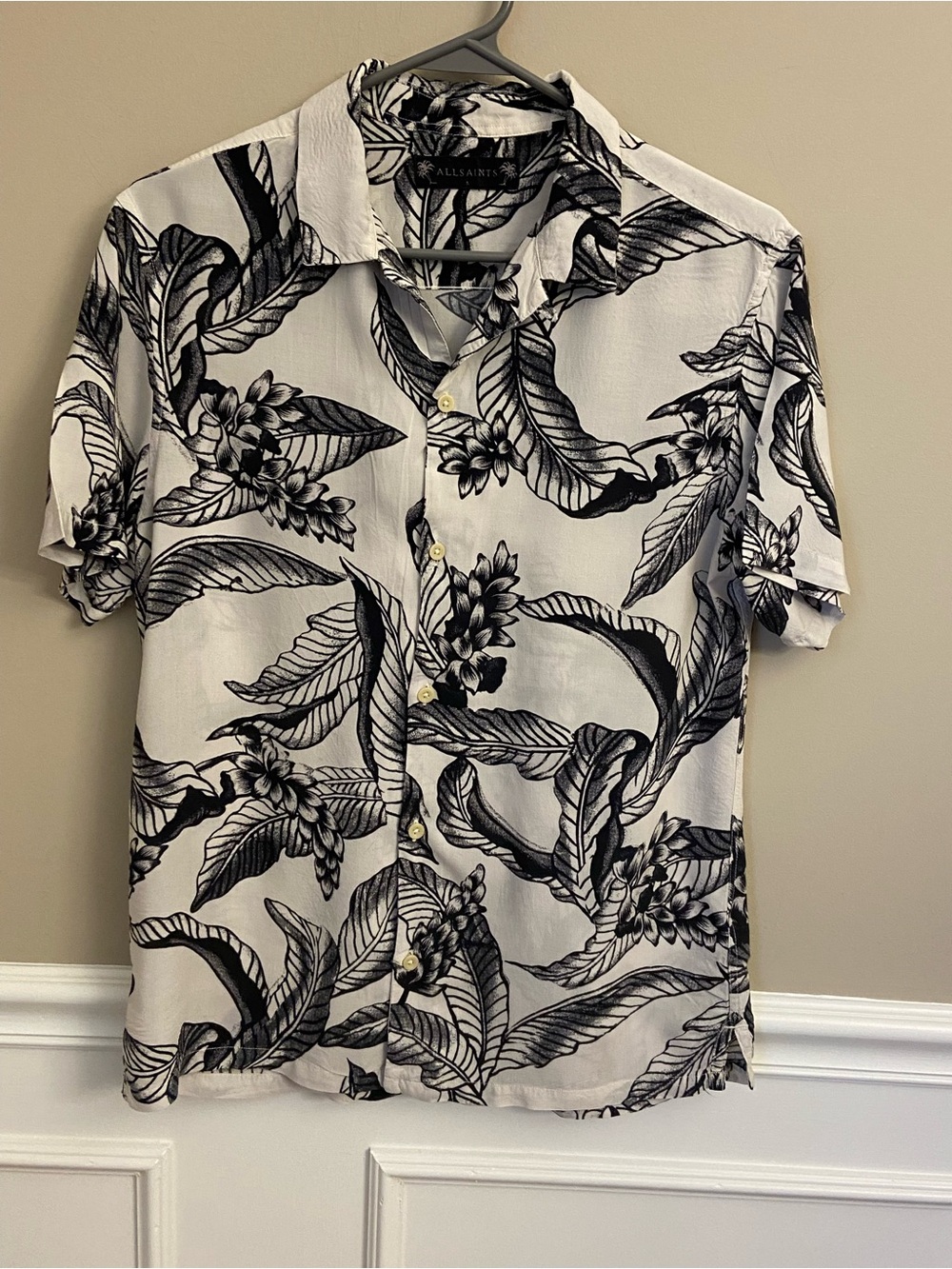 All Saints Men’s Black & Off White Tropical Short-Sleeve Button-Up Shirt Small